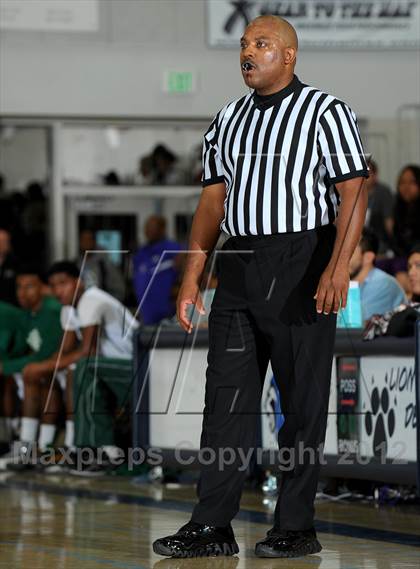Thumbnail 2 in Cardinal Hayes vs. Harvard-Westlake (MaxPreps Holiday Classic) photogallery.