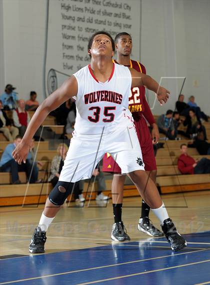 Thumbnail 2 in Cardinal Hayes vs. Harvard-Westlake (MaxPreps Holiday Classic) photogallery.