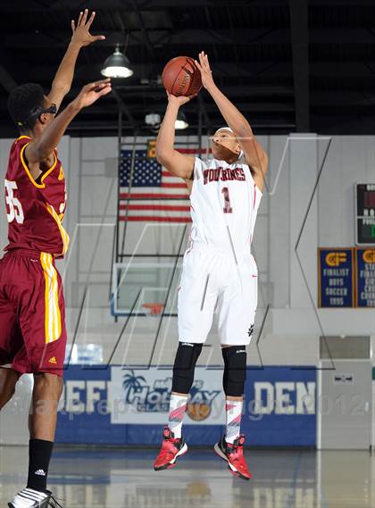 Thumbnail 2 in Cardinal Hayes vs. Harvard-Westlake (MaxPreps Holiday Classic) photogallery.