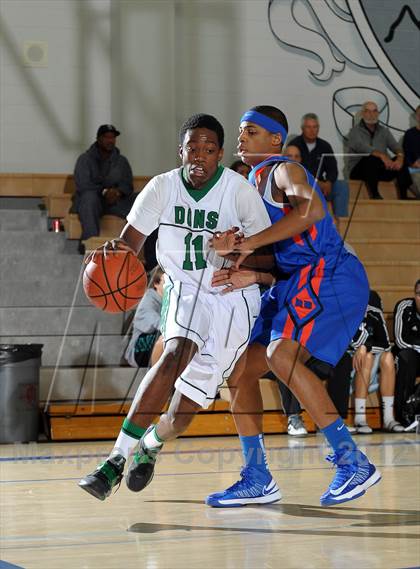 Thumbnail 3 in Cardinal Hayes vs. Harvard-Westlake (MaxPreps Holiday Classic) photogallery.