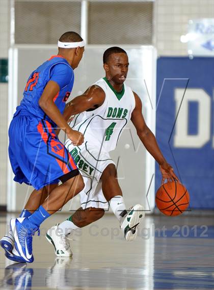 Thumbnail 2 in Cardinal Hayes vs. Harvard-Westlake (MaxPreps Holiday Classic) photogallery.