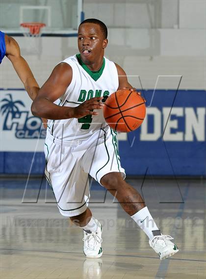 Thumbnail 1 in Cardinal Hayes vs. Harvard-Westlake (MaxPreps Holiday Classic) photogallery.