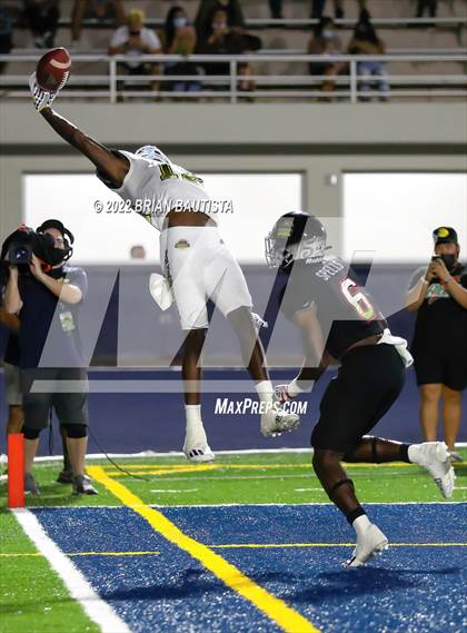 Thumbnail 2 in Polynesian Bowl (Team Mauka vs Team Makai) photogallery.