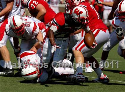 Thumbnail 3 in Lakota West vs. La Salle (Skyline Crosstown Showdown) photogallery.