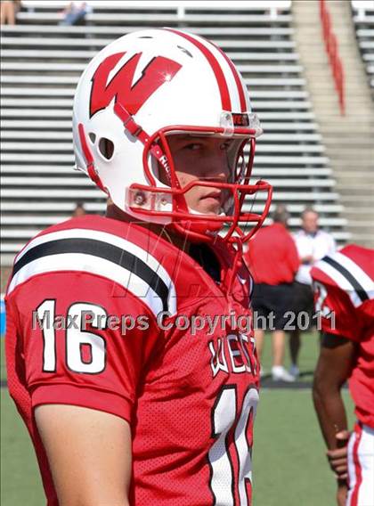 Thumbnail 2 in Lakota West vs. La Salle (Skyline Crosstown Showdown) photogallery.