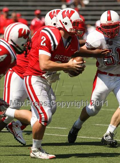 Thumbnail 3 in Lakota West vs. La Salle (Skyline Crosstown Showdown) photogallery.