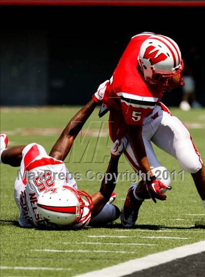 Thumbnail 3 in Lakota West vs. La Salle (Skyline Crosstown Showdown) photogallery.