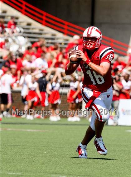 Thumbnail 2 in Lakota West vs. La Salle (Skyline Crosstown Showdown) photogallery.