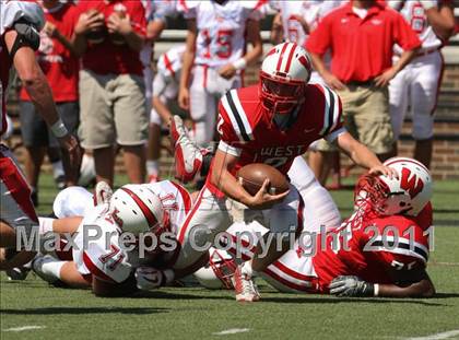 Thumbnail 1 in Lakota West vs. La Salle (Skyline Crosstown Showdown) photogallery.