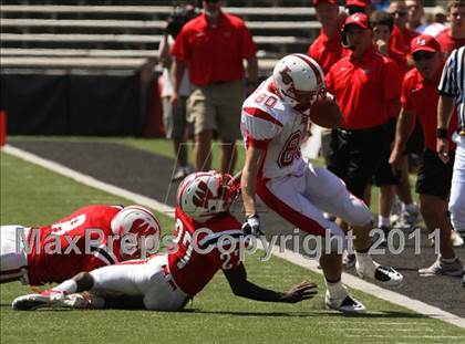 Thumbnail 3 in Lakota West vs. La Salle (Skyline Crosstown Showdown) photogallery.