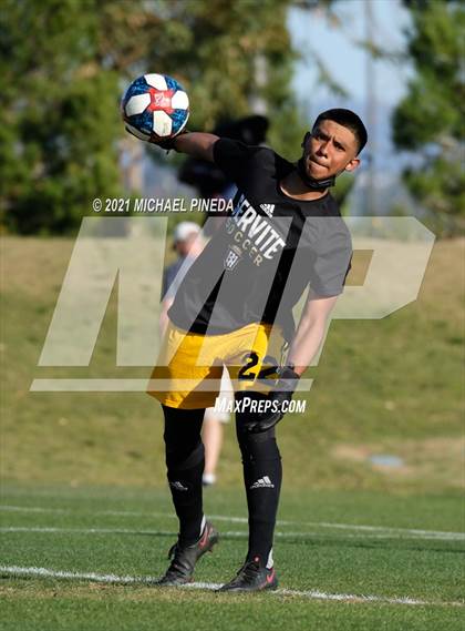Thumbnail 3 in Orange Lutheran vs Servite photogallery.