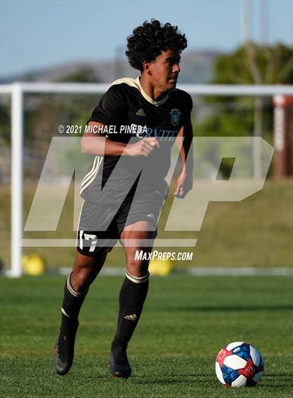 Thumbnail 3 in Orange Lutheran vs Servite photogallery.