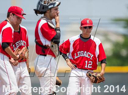 Thumbnail 2 in Hallsville vs. Mansfield Legacy (UIL 4A Regional Final Playoff) photogallery.