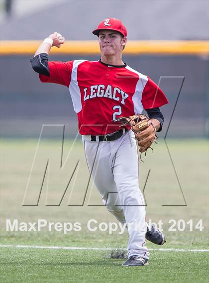 Thumbnail 3 in Hallsville vs. Mansfield Legacy (UIL 4A Regional Final Playoff) photogallery.