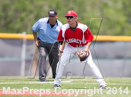 Thumbnail 2 in Hallsville vs. Mansfield Legacy (UIL 4A Regional Final Playoff) photogallery.