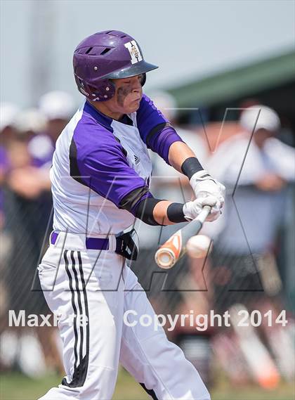 Thumbnail 1 in Hallsville vs. Mansfield Legacy (UIL 4A Regional Final Playoff) photogallery.