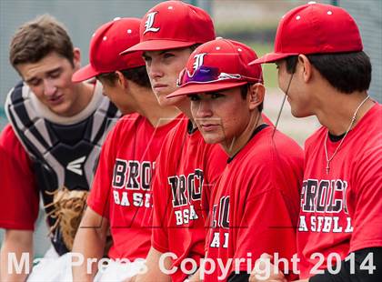Thumbnail 1 in Hallsville vs. Mansfield Legacy (UIL 4A Regional Final Playoff) photogallery.