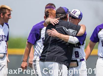 Thumbnail 1 in Hallsville vs. Mansfield Legacy (UIL 4A Regional Final Playoff) photogallery.