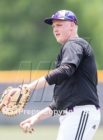 Thumbnail 1 in Hallsville vs. Mansfield Legacy (UIL 4A Regional Final Playoff) photogallery.