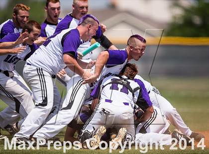 Thumbnail 2 in Hallsville vs. Mansfield Legacy (UIL 4A Regional Final Playoff) photogallery.