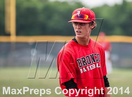 Thumbnail 3 in Hallsville vs. Mansfield Legacy (UIL 4A Regional Final Playoff) photogallery.