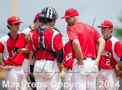 Thumbnail 3 in Hallsville vs. Mansfield Legacy (UIL 4A Regional Final Playoff) photogallery.