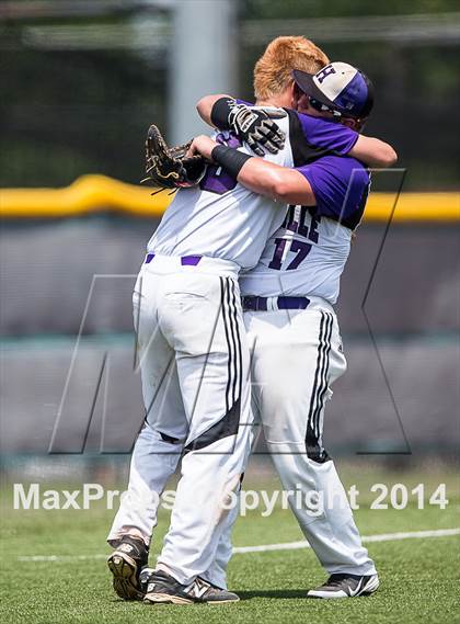 Thumbnail 3 in Hallsville vs. Mansfield Legacy (UIL 4A Regional Final Playoff) photogallery.