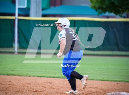 Thumbnail 2 in Seckinger vs. Ringgold photogallery.