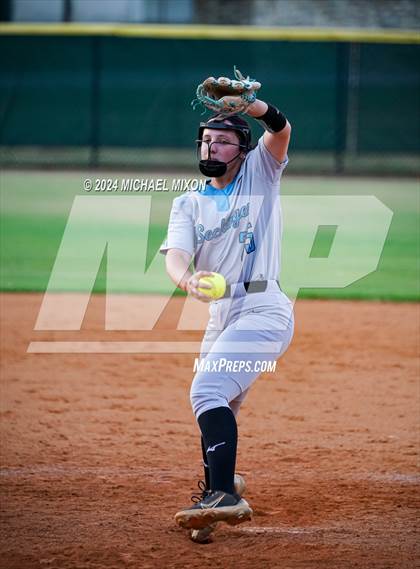 Thumbnail 2 in Seckinger vs. Ringgold photogallery.
