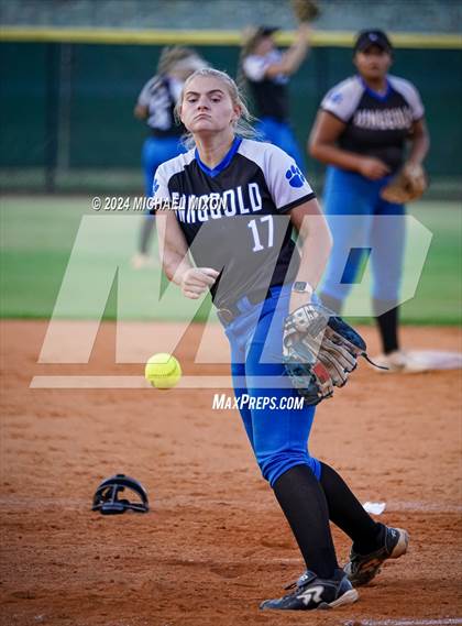 Thumbnail 1 in Seckinger vs. Ringgold photogallery.