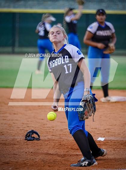 Thumbnail 3 in Seckinger vs. Ringgold photogallery.