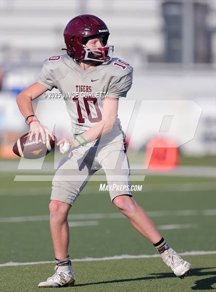 Thumbnail 3 in Harker Heights @ Dripping Springs (Freshman Gray) photogallery.