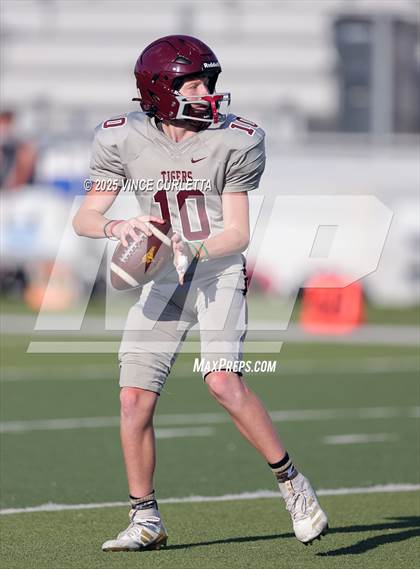 Thumbnail 2 in Harker Heights @ Dripping Springs (Freshman Gray) photogallery.