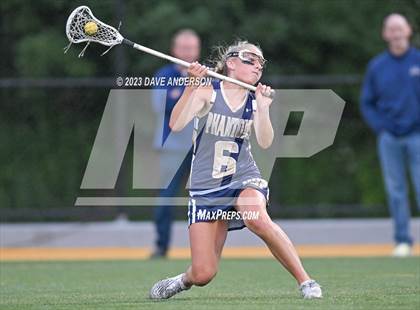 Thumbnail 1 in Bayport-Blue Point vs. Manhasset (Class C Long Island Final) photogallery.