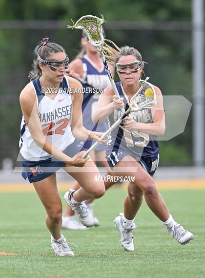 Thumbnail 2 in Bayport-Blue Point vs. Manhasset (Class C Long Island Final) photogallery.