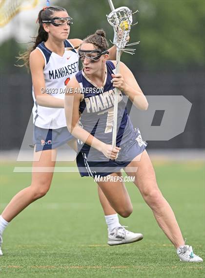 Thumbnail 3 in Bayport-Blue Point vs. Manhasset (Class C Long Island Final) photogallery.