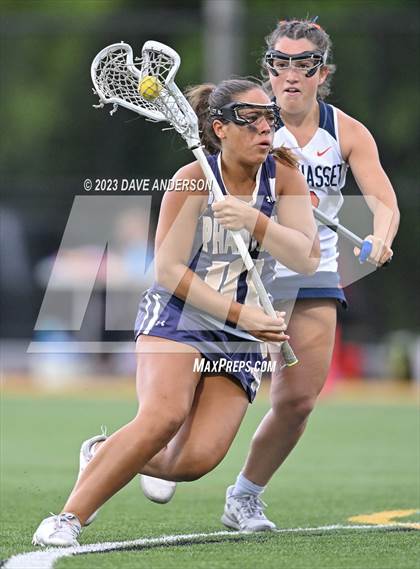 Thumbnail 3 in Bayport-Blue Point vs. Manhasset (Class C Long Island Final) photogallery.
