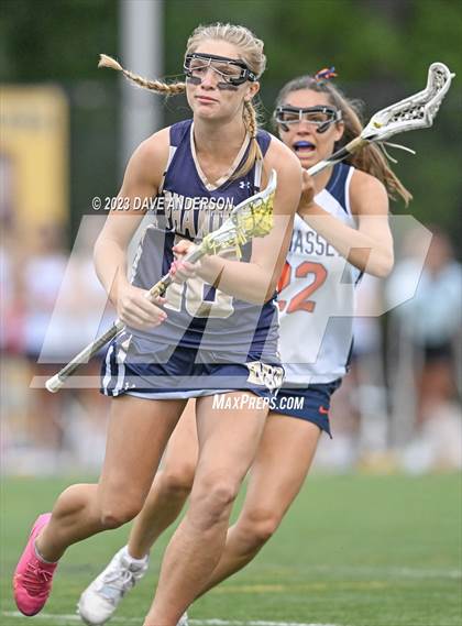 Thumbnail 1 in Bayport-Blue Point vs. Manhasset (Class C Long Island Final) photogallery.