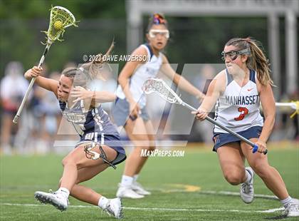 Thumbnail 1 in Bayport-Blue Point vs. Manhasset (Class C Long Island Final) photogallery.