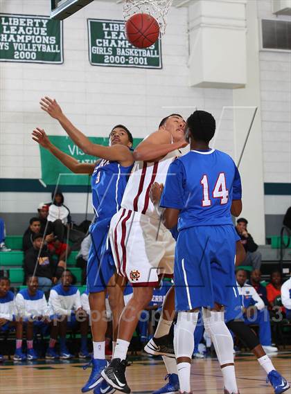 Thumbnail 2 in Serra vs. Cantwell-Sacred Heart photogallery.