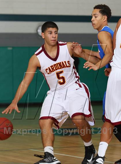 Thumbnail 3 in Serra vs. Cantwell-Sacred Heart photogallery.
