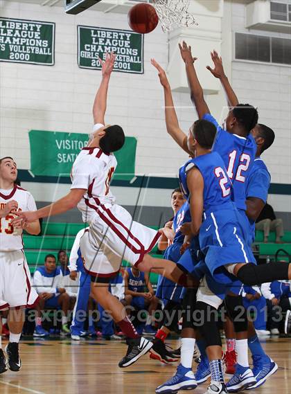 Thumbnail 2 in Serra vs. Cantwell-Sacred Heart photogallery.