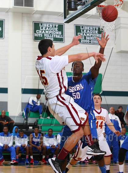 Thumbnail 3 in Serra vs. Cantwell-Sacred Heart photogallery.