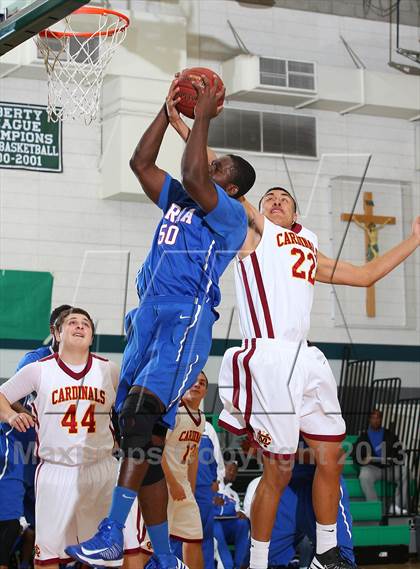 Thumbnail 3 in Serra vs. Cantwell-Sacred Heart photogallery.