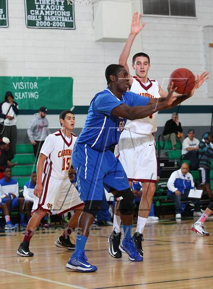 Thumbnail 3 in Serra vs. Cantwell-Sacred Heart photogallery.
