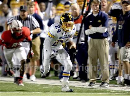 Thumbnail 2 in Archbishop Moeller @ Colerain photogallery.