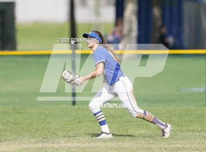 Thumbnail 2 in Charter Oak @ San Dimas photogallery.