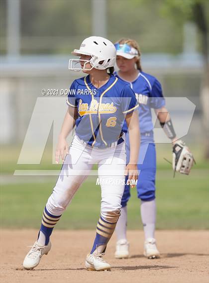 Thumbnail 3 in Charter Oak @ San Dimas photogallery.
