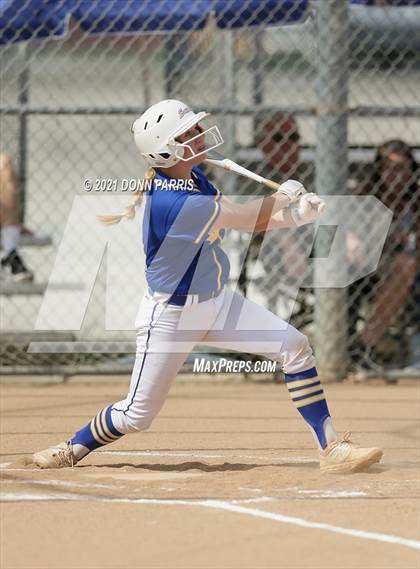 Thumbnail 3 in Charter Oak @ San Dimas photogallery.