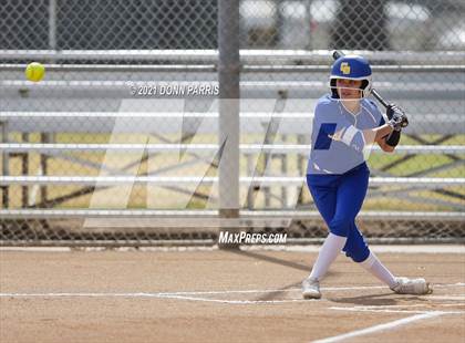 Thumbnail 1 in Charter Oak @ San Dimas photogallery.
